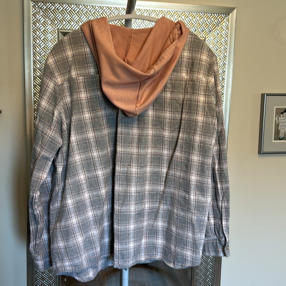 Previously owned flannel.  Size XL.  Cozy to throw over a tank. - Picture 2 of 3